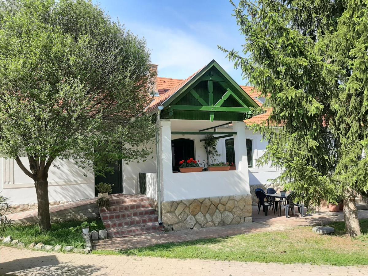 Natura Panzio&Apartmanhaz Orfű Eksteriør billede