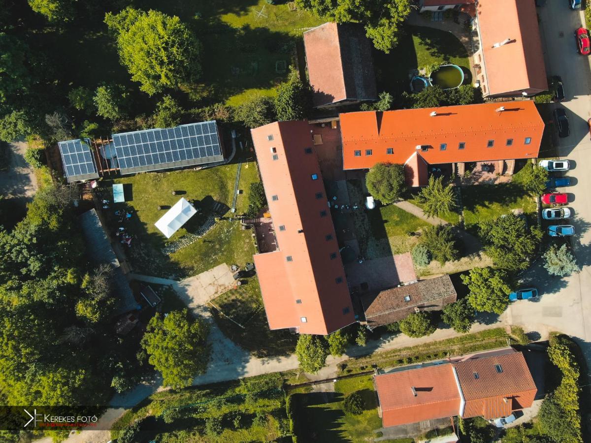 Natura Panzio&Apartmanhaz Orfű Eksteriør billede