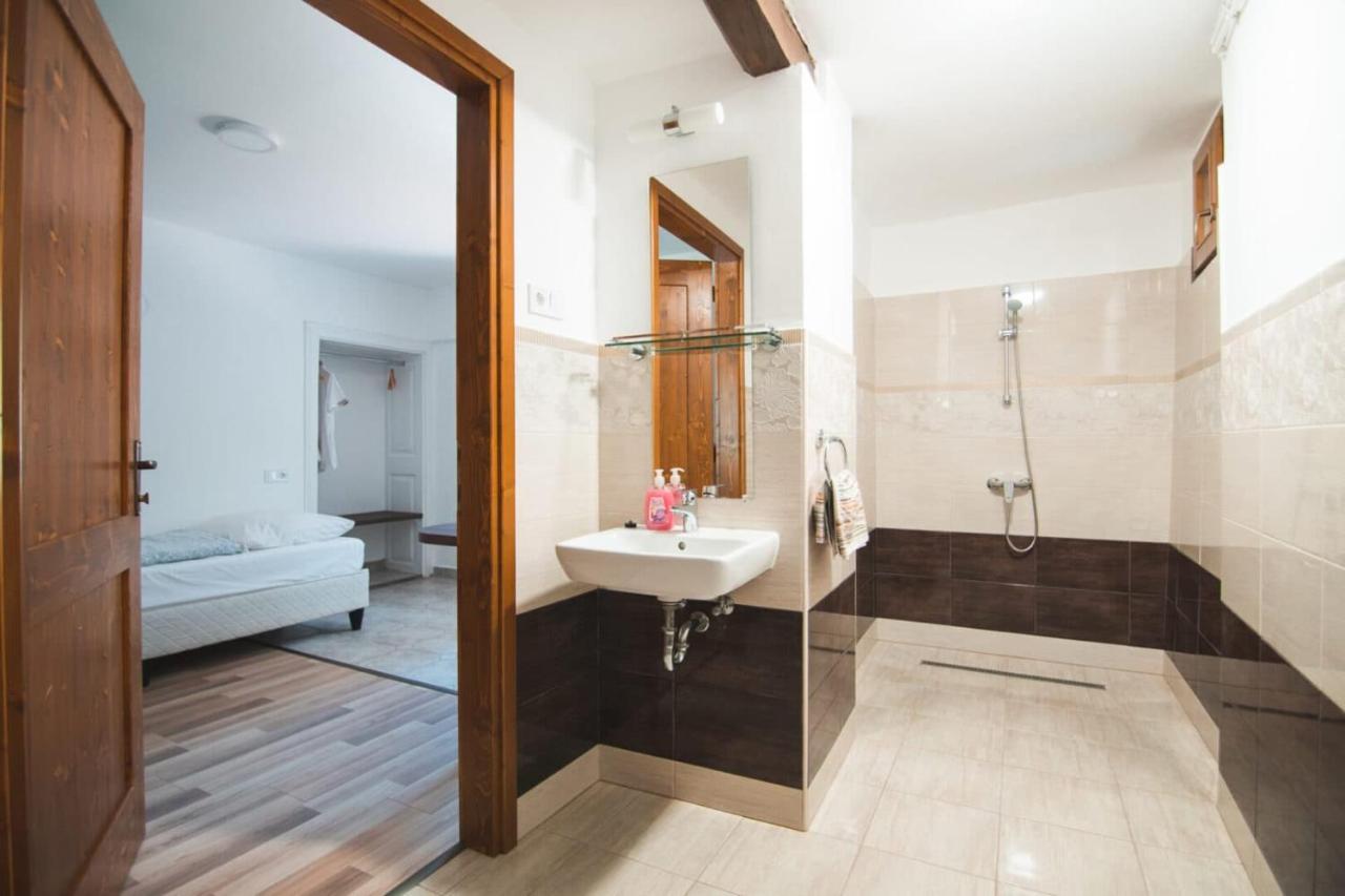Natura Panzio&Apartmanhaz Orfű Eksteriør billede